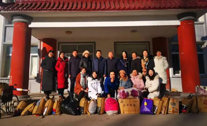 呼市女商會送溫暖、獻(xiàn)愛心、助力鄉(xiāng)村振興