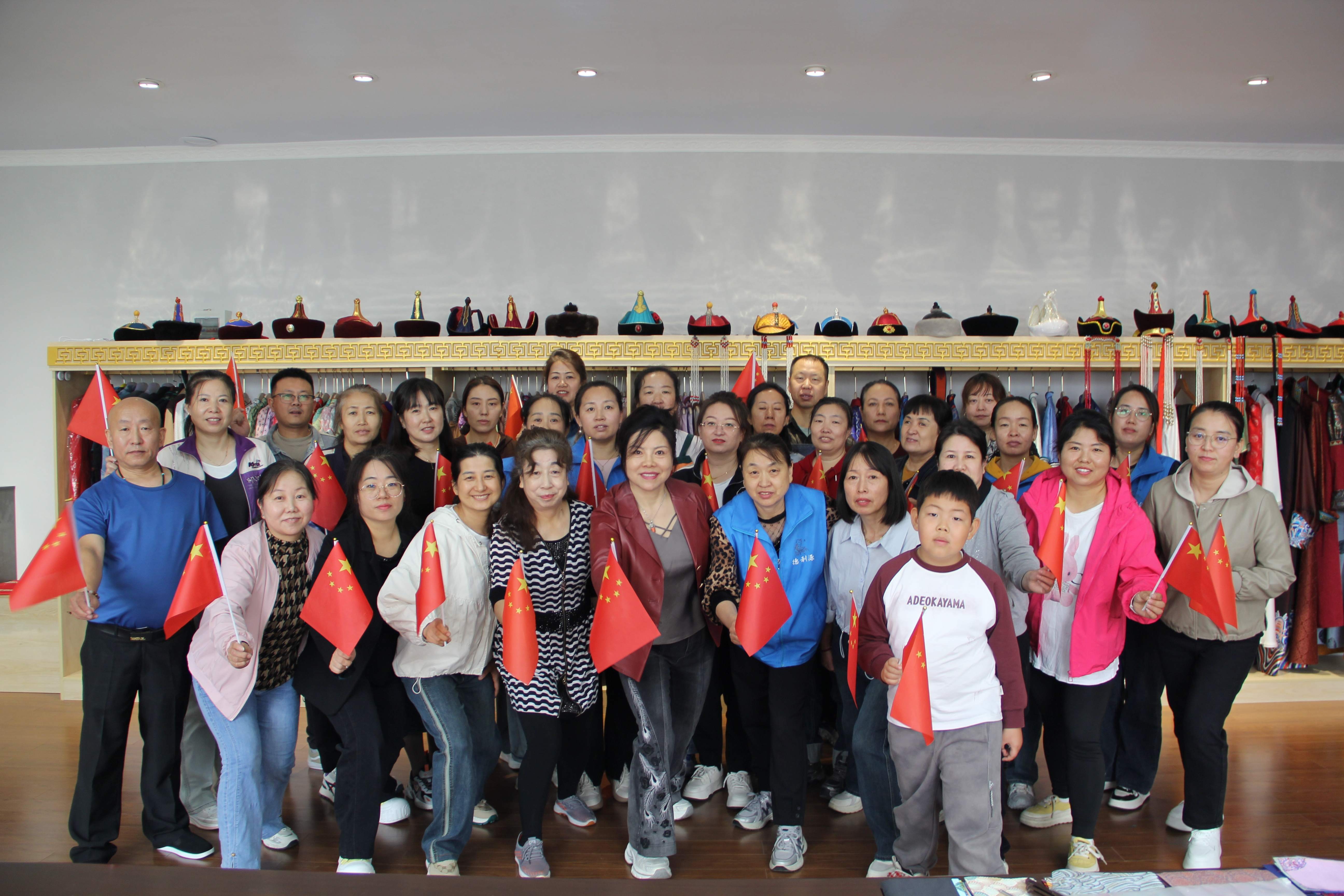 慶國(guó)慶，迎中秋，“德利源”祝全國(guó)同胞雙節(jié)快樂(lè)！